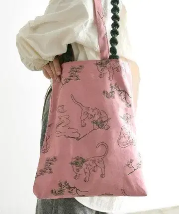 이아파피요네 [ Leegamgak ( 이캄각 ) ] 모코지 타이거 토트백