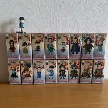 킹덤 월드 컬렉터블 피규어