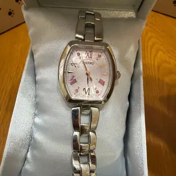 SEIKO 세이코 솔라 손목시계 작동품 실버 핑크