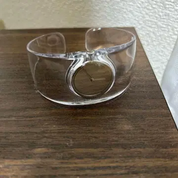 ISSEY MIYAKE 클리어 시계