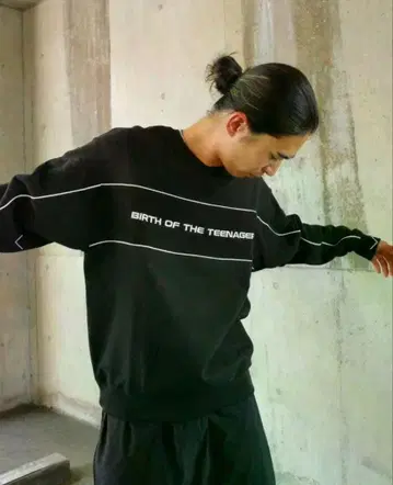 BoTT Paneled Crewneck 블랙 맨투맨 L