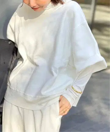 REMI RELIEF Cut Off Sleeve Sweat