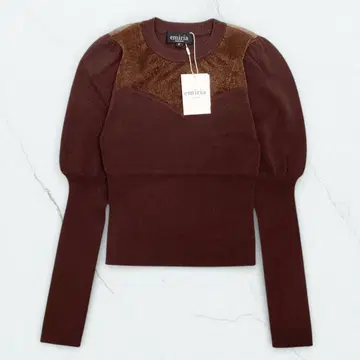 EmiriaWiz 에밀리아 위즈 엘레강트 슬리브 시어 니트탑