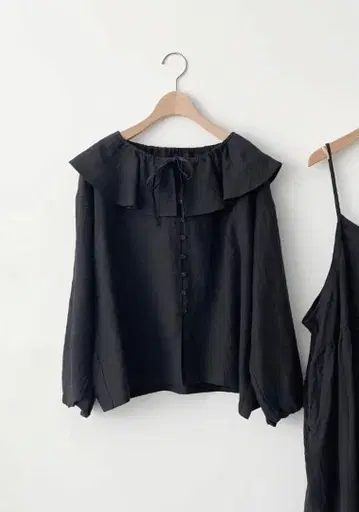 사만사 모스모스 Slow linen 패턴 모듬 프릴 블라우스 SM2