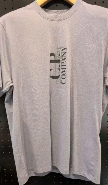 새상품 CP컴퍼니 티셔츠 L 사이즈