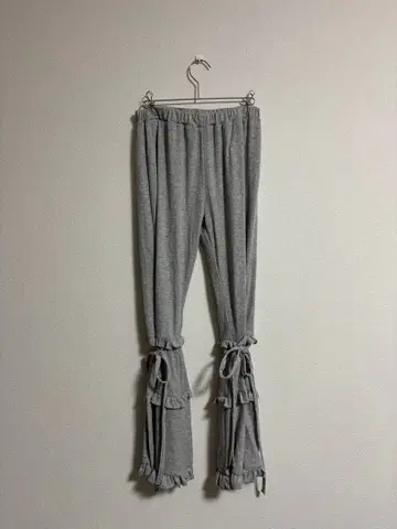 merry jenny 메리제니 프릴 리브 플레어 팬츠 그레이