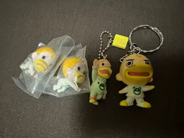 골드 컬러의 갓슈 피규어 키링 굿즈 칸쵸메