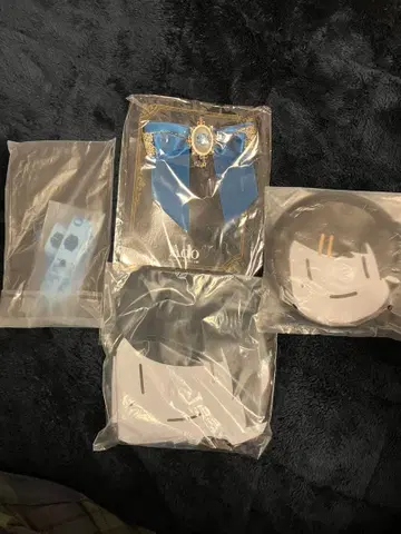 Ado 심장 굿즈 세트 덤 브로치 포함