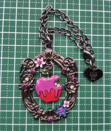 ANNA SUI 백참 고딕 페어리 애플