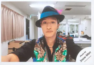 Snow Man 18년 셀피 기획 이와모토 히카루 공식 사진 *1장