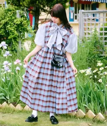 쿠틸과 레트로 2WAY 오간자 도킹 보타이 원피스 블루