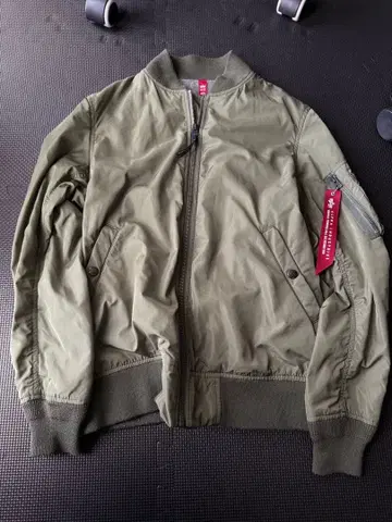 ALPHA INDUSTRIES MA1 자켓