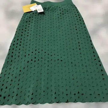 시빌라 코튼 핏 아이렛 니트 스커트 사이즈 M