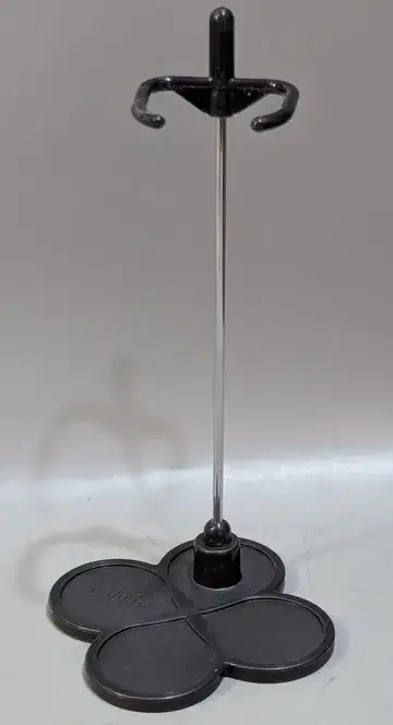 네오 브라이스용 클로버 스탠드 블랙