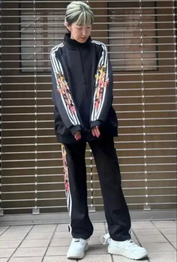 캔디 스트리퍼 페페 앤 드래곤 저지 셋업 블랙