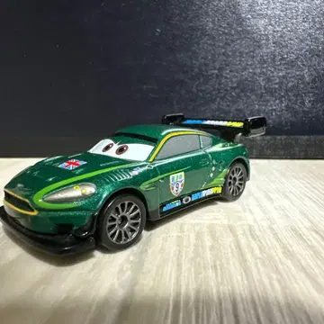 토미카 카즈 나이젤 기어쓰리