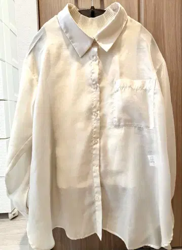 JUSGLITTY 시어 셔츠 앙상블 오프화이트