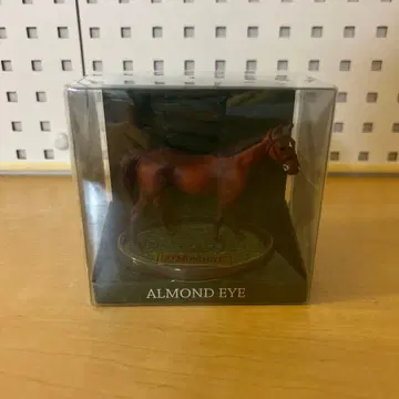 미개봉 새상품!! 아몬드 아이 피규어