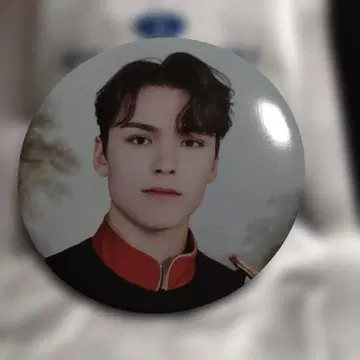 seventeen cafe 버논 배지