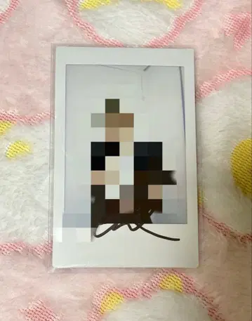 XLOV I ONE 움티 사인 포함 폴라로이드