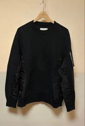 sacai ma-1 도킹 맨투맨 스펀지