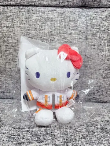 니지산지 3SKM 산리오 봉제 인형 마스코트 키타미 유세이 x 헬로키티