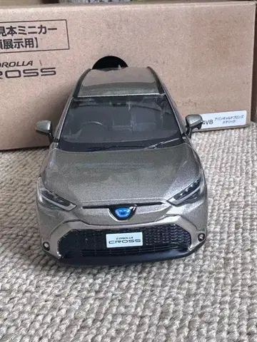 도요타 전반기 카롤라 라크로스 미니카 아방가르드 브론즈 메탈릭