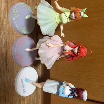 나카노 이츠키, 나카노 요츠바, 나카노 미쿠 3인 세트 피규어