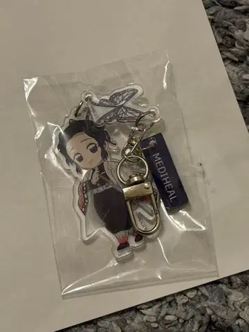 메디힐 귀멸 아크릴 키링 코쵸우 시노부