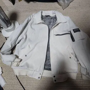 toraichi 화이트 점퍼