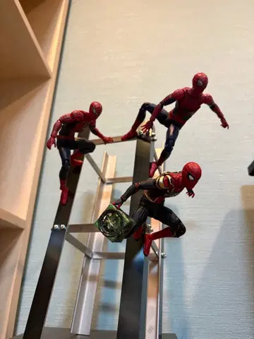 MAFEX 스파이더맨용 받침대
