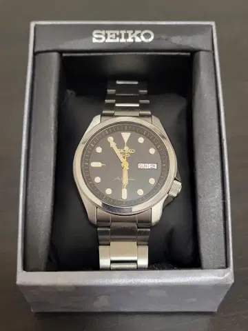 SEIKO 자동 와인딩 시계 블랙 다이얼 (SRPE57K1)