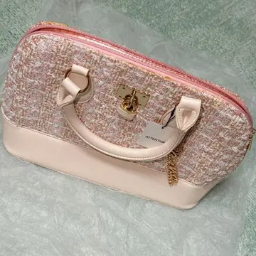 세실 맥비 핑크 계열 트위드 핸드백