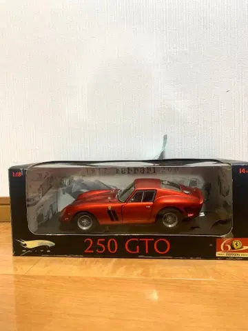 페라리 250 GTO 미니카 1/18 메탈릭 레드