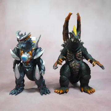 울트라 괴수 시리즈 DX 츠루기데마가 + 빅토르기엘 소프트 비닐