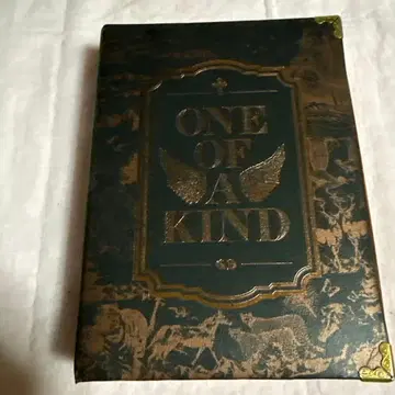 G-DRAGON ONE OF A KIND CD 사인 포함