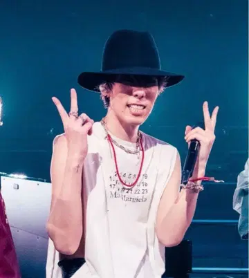 RADWIMPS 노다 요지로 착용 KAMIYA 팔찌