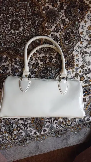 디노스 에나멜 백