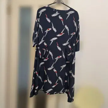 디노스 새 패턴 네이비 7부 소매 원피스