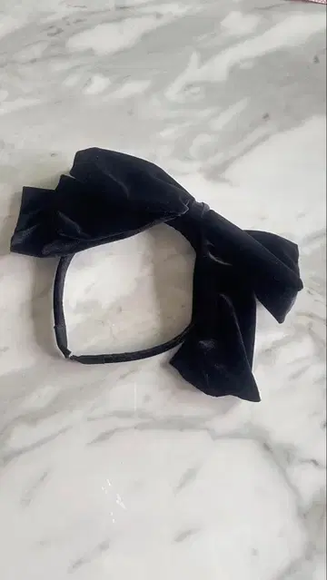 [ 새상품급 ] merry jenny 벨로아 리본 머리띠 블랙 블랙