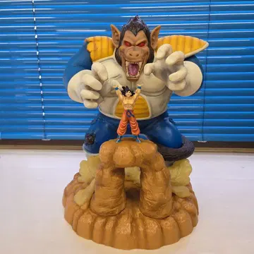 드래곤볼 손오공 거대 원숭이 베지터 피규어