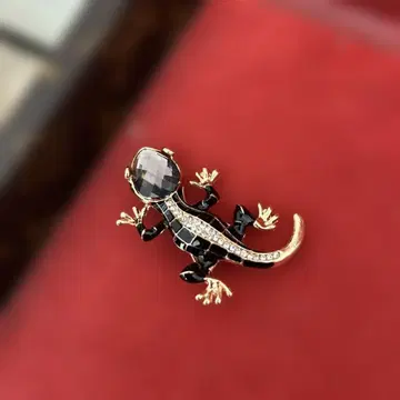 반짝이는 도마뱀 디자인 브로치 오비 장식으로도