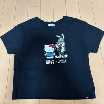 HELLO KITTY x GYDA 크롭 T셔츠