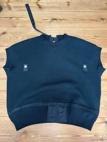 sacai 상의 새상품급