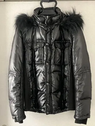 5351 POUR LES HOMMES 블랙 다운 자켓