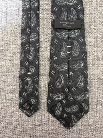 Ermenegildo Zegna 프리미엄 페이즐리 넥타이