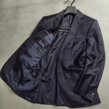 미사용에 가까운 현행 제냐 테일러드 자켓 TROFEO