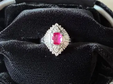 플라티나 반지 루비, 다이아몬드 장식