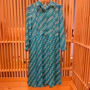 쇼와 레트로 70년대풍 터콰이즈 스트라이프 원피스 클래시컬