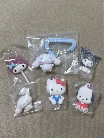 헬로키티 마이멜로디 시나몬 쿠로미 포차코 캡슐 토이 6개 세트